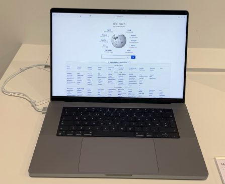 Apple Unveils Three Fresh MacBook Versions This Week