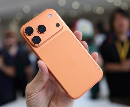 Comparison of iPhone 17e and iPhone 16: Assessing the Advantages of the Updated Chip in Relation to the Previous Model