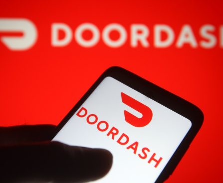 DoorDash Offers Relief Payments to Drivers Amid Rising Gas Prices Due to Iran-US War