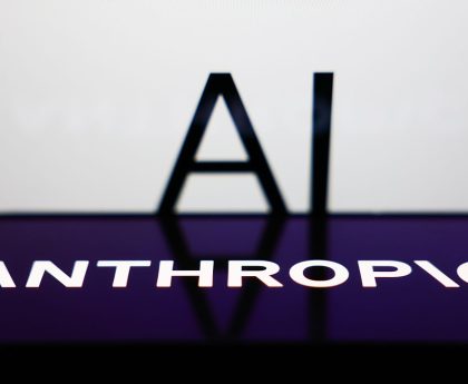 Elizabeth Warren Labels Pentagon's Move Barring Anthropic as 'Retaliation'