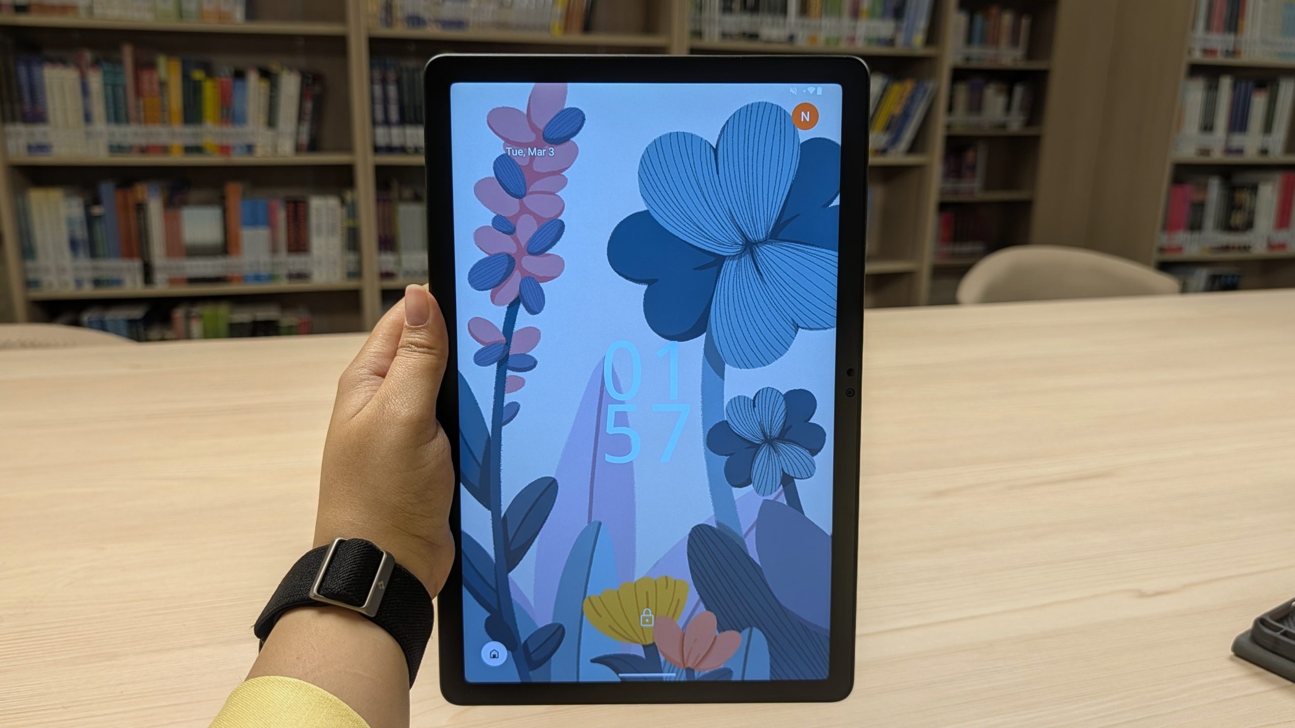 "Enhanced Android Tablet Capabilities with Paper-Quality Screen and Professional Stylus"