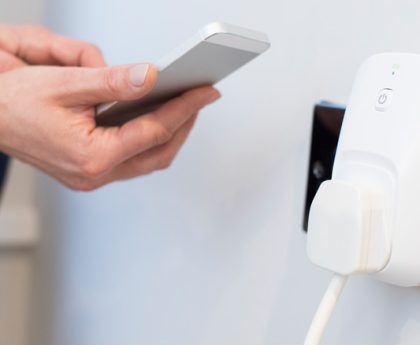 Examining the Advantages of Smart Plugs and Outlet Timers