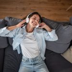 Five Advantages of Selecting Headphones Instead of Earbuds Beyond Sound Quality