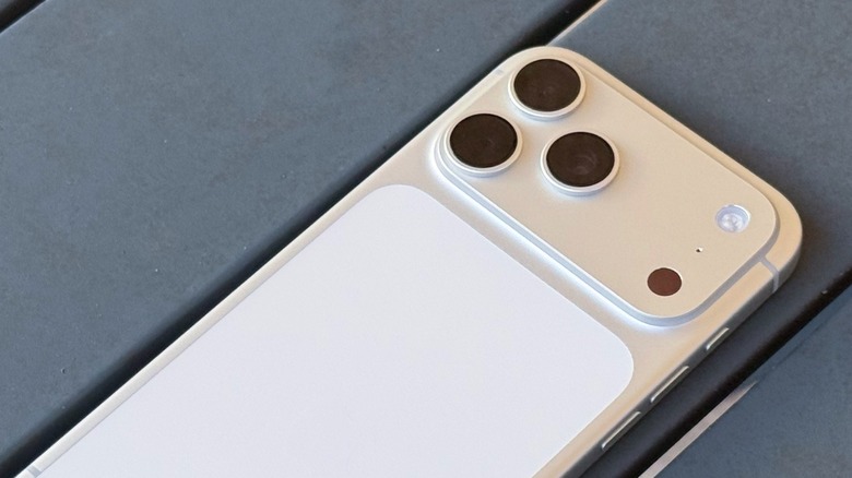 Five Android Flagship Smartphones Providing Enhanced Battery Longevity in Comparison to the iPhone 17 Pro