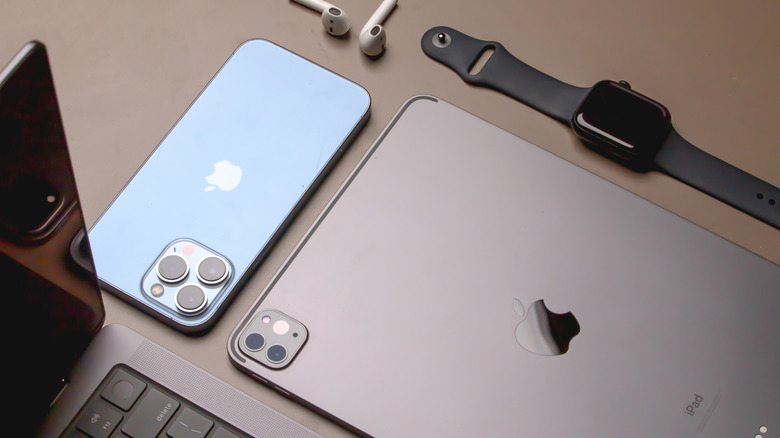 Five New Apple Devices Offered at Prices Below the Samsung Galaxy Z Fold 7