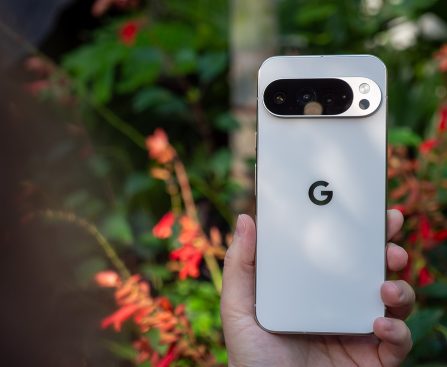 "Galaxy S26 Ultra Confronts Contender Priced $400 Less for a Short Duration"