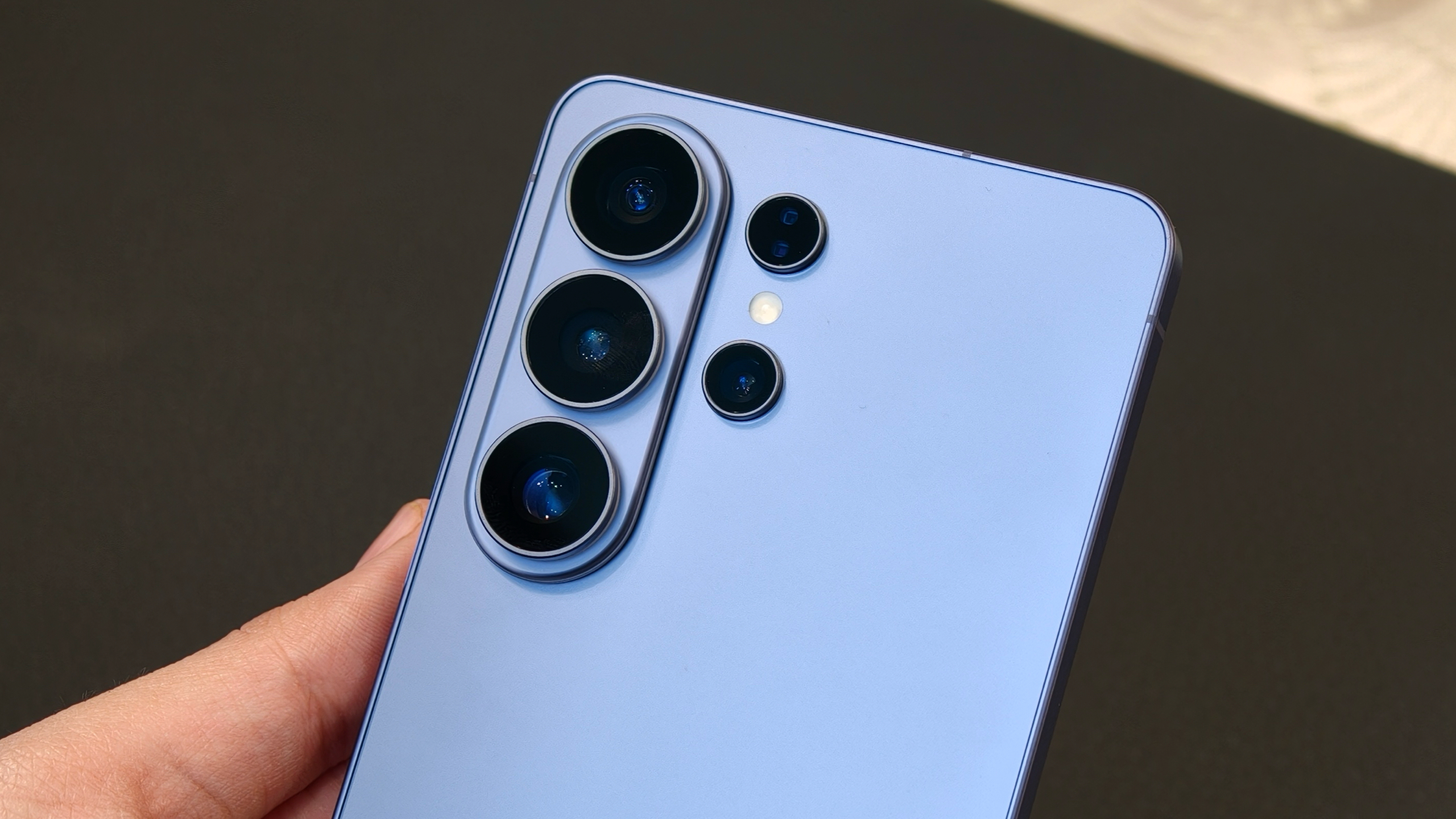 Galaxy S26 Unveils Capability Long Offered on Pixel Smartphones