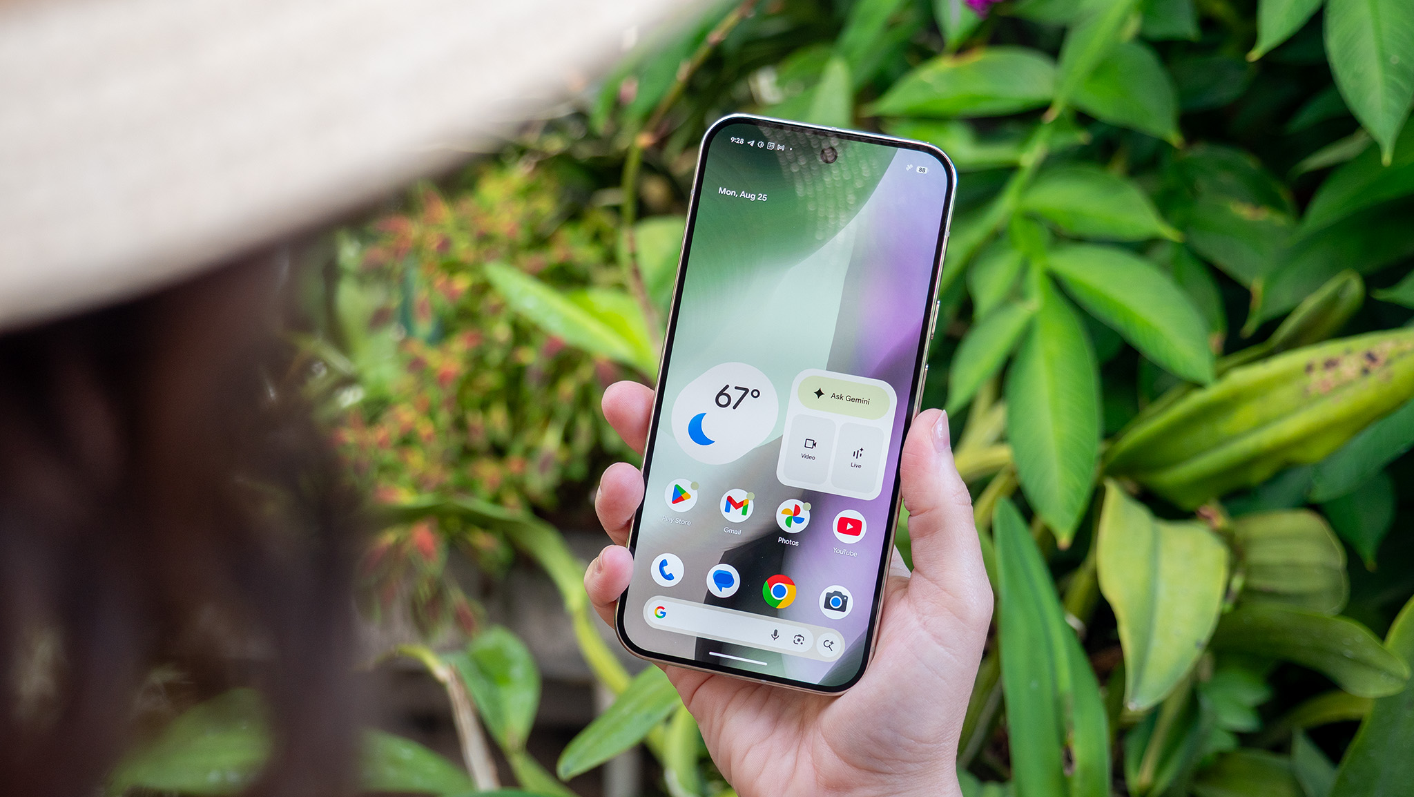 Gemini on Pixel 10 Allows For Hands-Free Task Handling