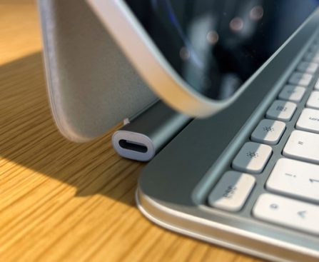 Grasping the Function and Application of the USB-C Port on the iPad's Magic Keyboard