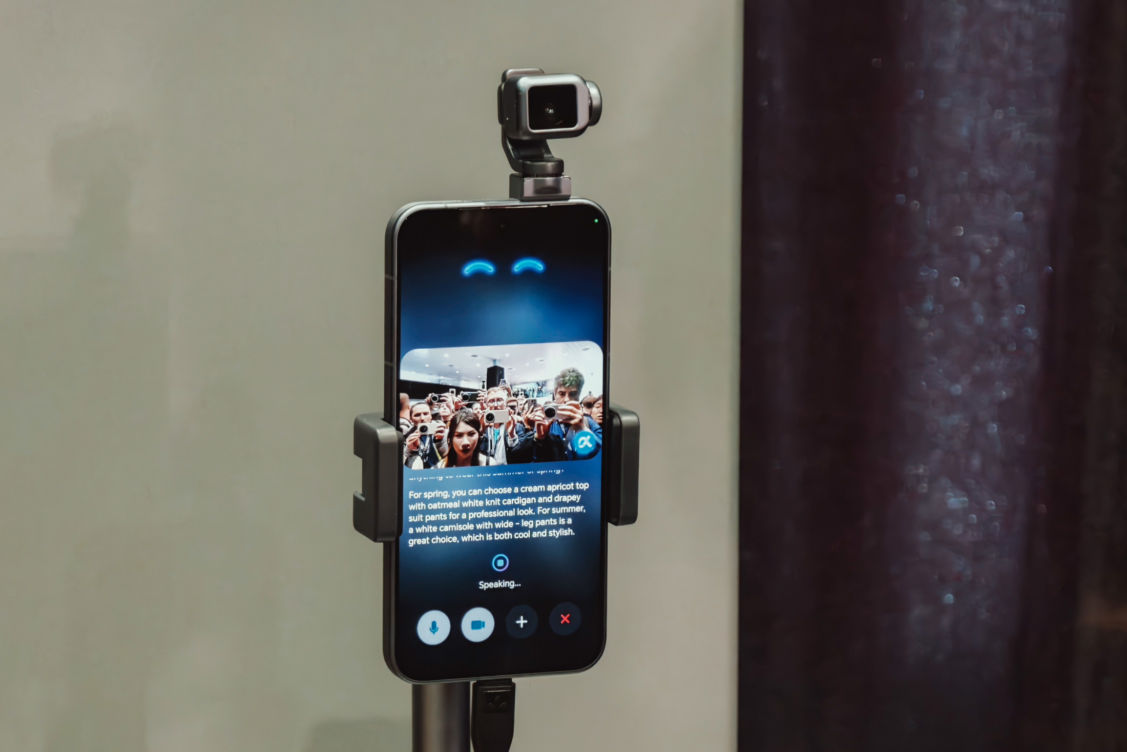 Honor Claims Its Robot Phone Will Launch Later This Year