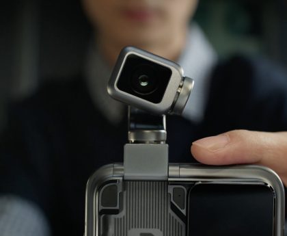 Honor Claims Its 'Robot Phone' with Moving Camera Can Dance to Music