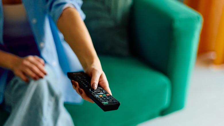 How Smacking a Remote Can Momentarily Rejuvenate Battery Performance