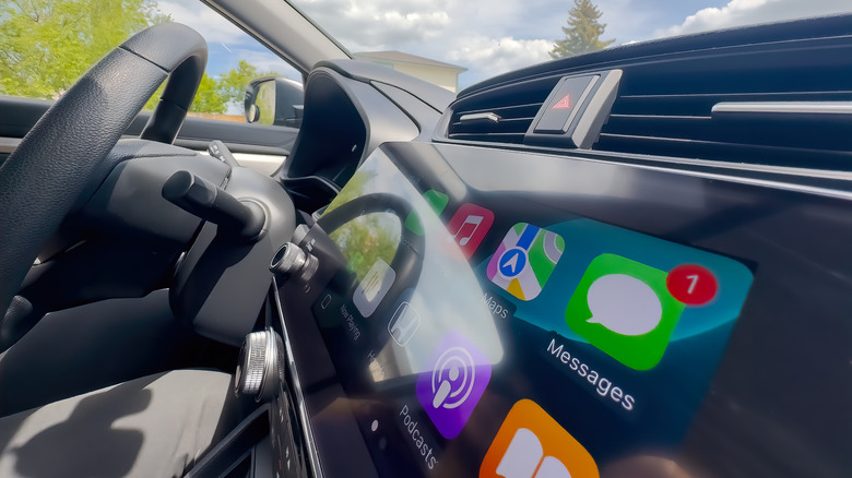 How to Utilize Apple CarPlay to Cut Fuel Costs