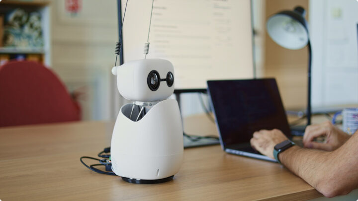 Hugging Face Unveils Reachy Mini: Open-Source AI Robot for PC and Raspberry Pi CM4