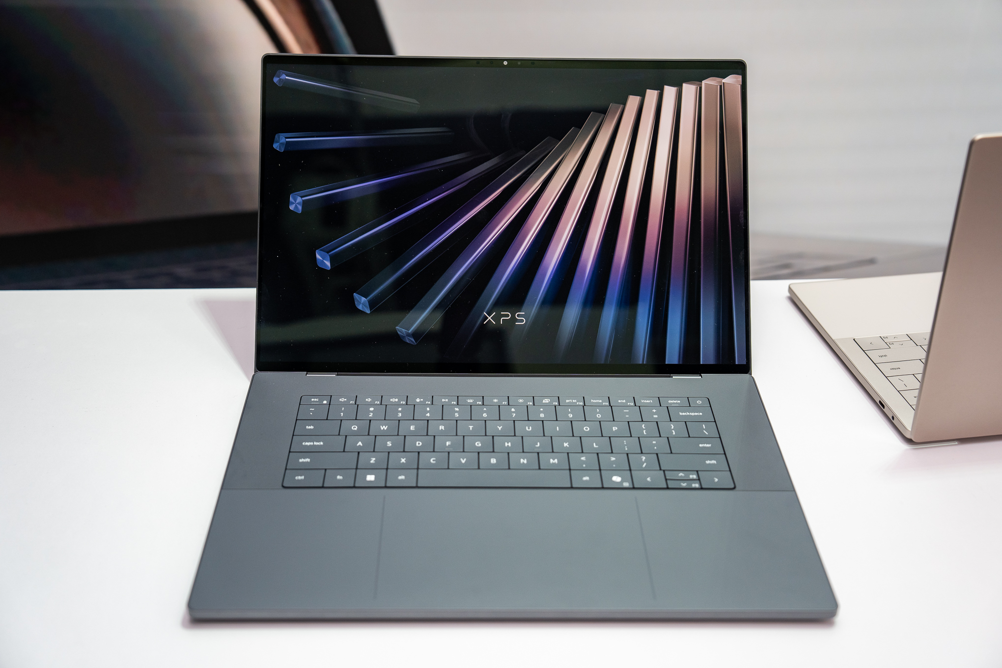 Intel and LG Display Potentially Surpass Apple and Qualcomm in Laptop Battery Life