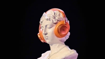JBL Embraces Tech-Fashion with New SXSW Headphone Launches