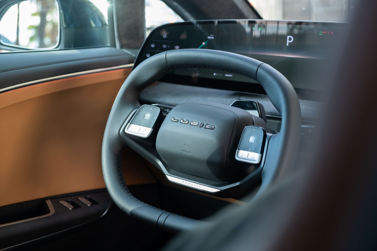 Lucid Motors Delivers Apple CarPlay and Android Auto to Gravity SUV Owners