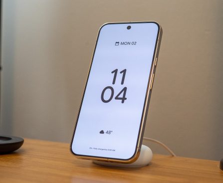 March Update Leads to Always-On Display Freezing Problem for Pixel Users