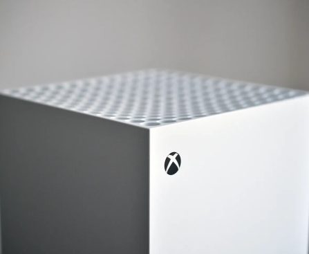 Microsoft's next Xbox, Project Helix, will barely reach alpha by 2027