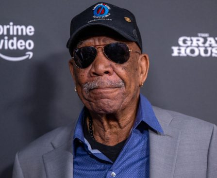 Morgan Freeman Reacts Flawlessly to AI Voice Imitations in Netflix's The Dinosaurs Narration