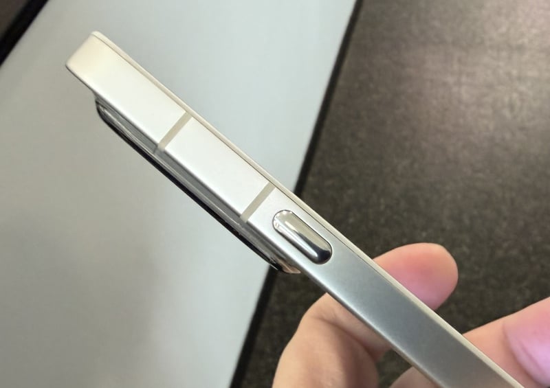 Nothing (4a) Pro Review: A Stylish Competitor to the Google Pixel