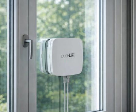 PureLiFi Bridge XC Flex Provides Gigabit Broadband Internet Through Glass Windows - CNX Software