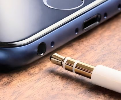Reasons Smartphone Makers Eliminated Headphone Jacks