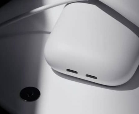 Reasons Smartphone Makers No Longer Provide Chargers in the Package