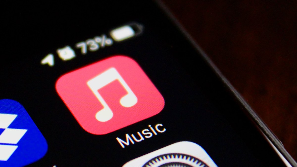 Report: Apple Music to Introduce Transparency Tags for AI-Generated Music