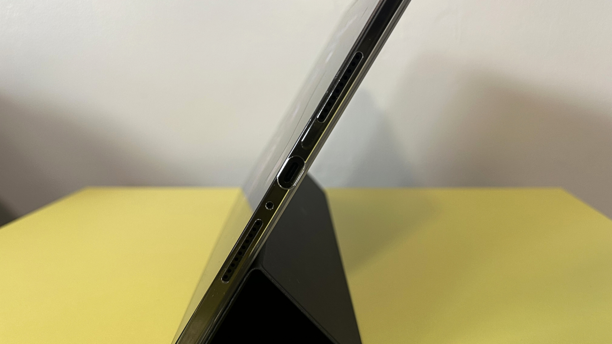 The speaker on the OnePlus Pad Go 2.