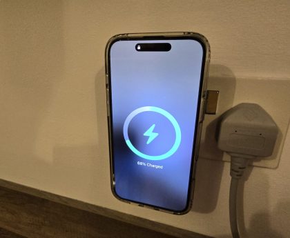 Review: This MagSafe Battery Comes with a Much- awaited Function [Video]