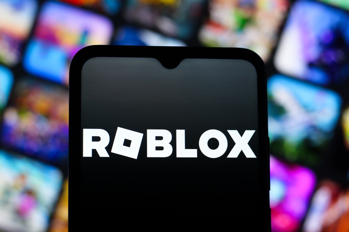 Roblox Introduces Real-Time AI Chat Rephrasing to Filter Banned Language