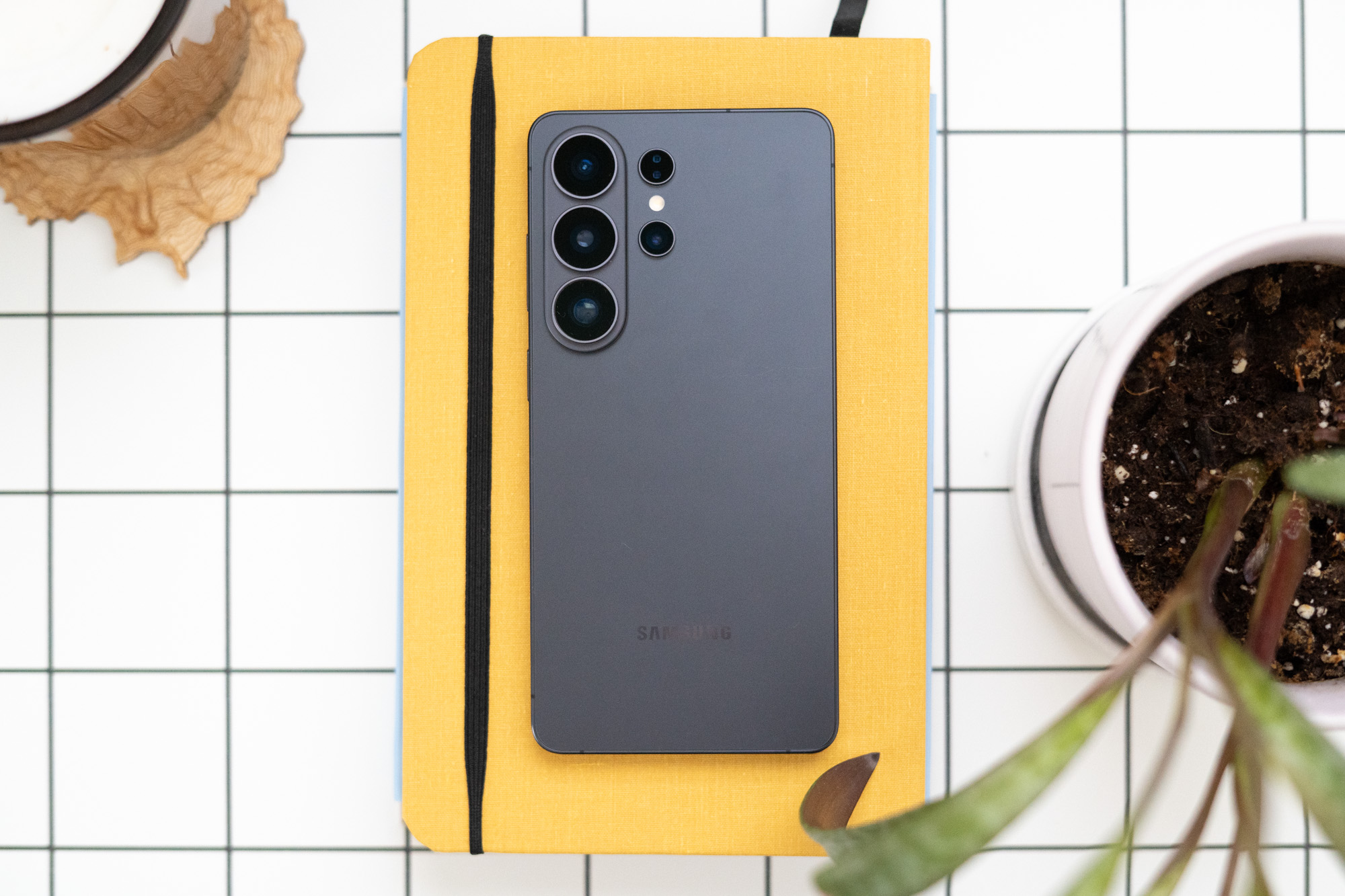 Samsung Galaxy S26 Ultra Review: Impressively Sleek