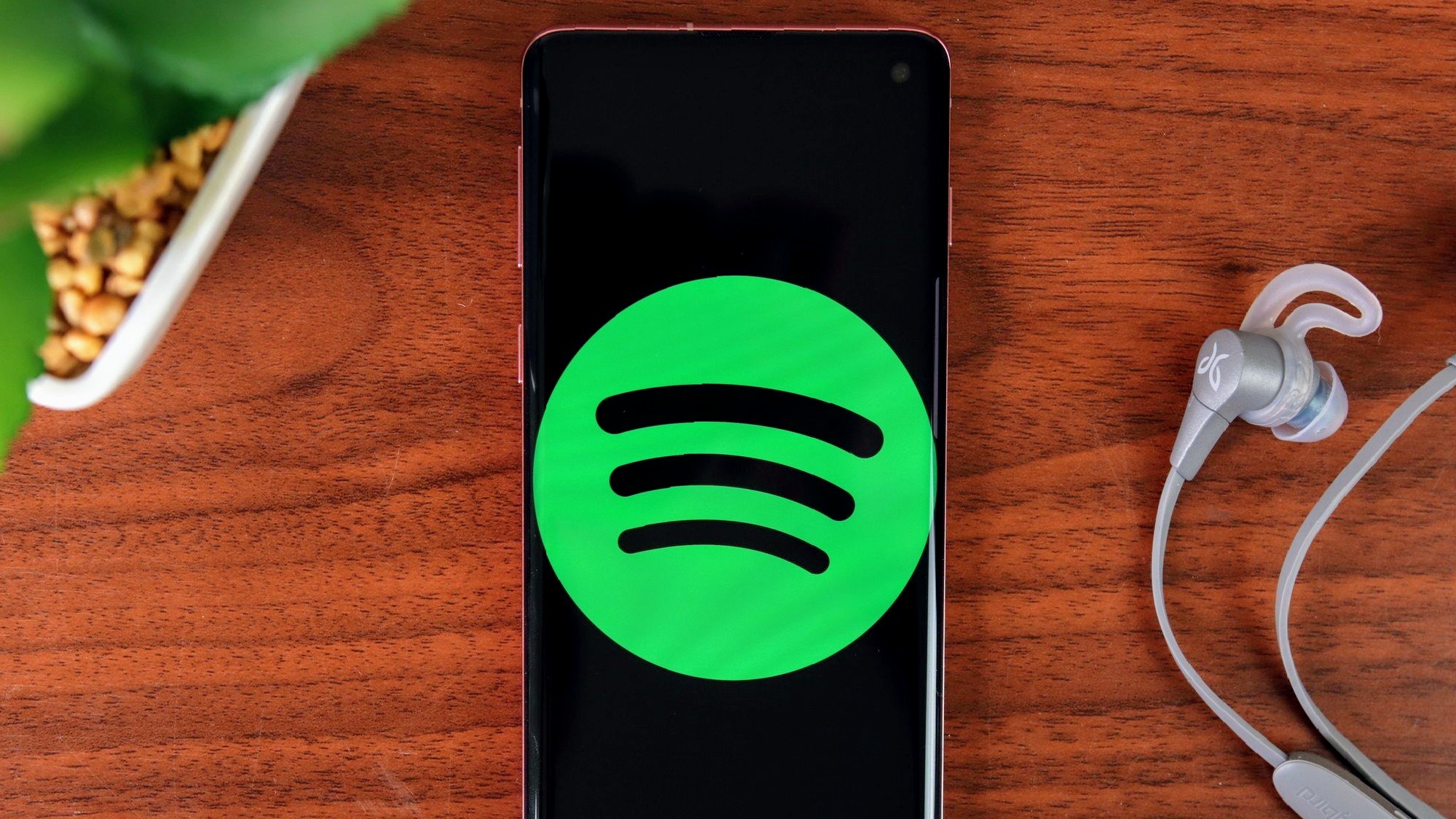 Spotify's Wear OS Application Undergoes Significant Overhaul for Improved Usability