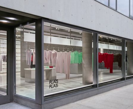 Temporary Suspension of Apple Retail Outlets and Corporate Offices in the UAE