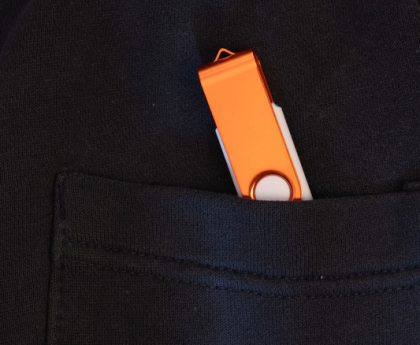 The 4 Most Unfavorable Places to Keep a USB Drive