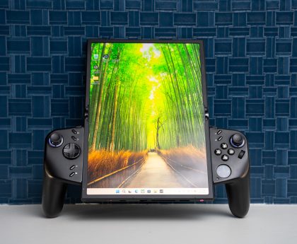 This Foldable Screen Windows Gaming Handheld