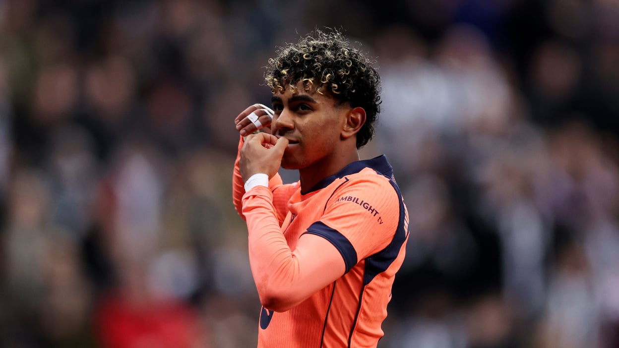 Lamine Yamal of FC Barcelona celebrates