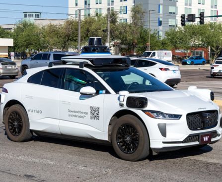 Waymo Autonomous Taxi Skillfully Avoids Crash at Train Crossing