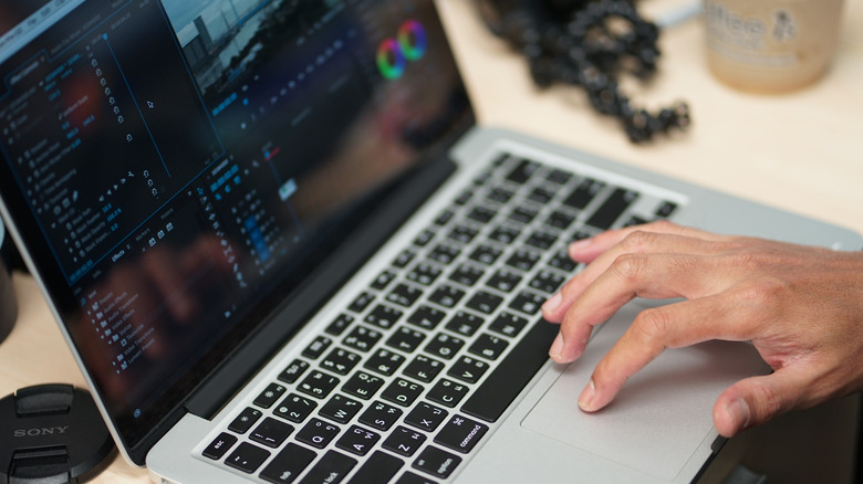 4 Creative Methods to Make the Most of the Thunderbolt Port on Your Computer