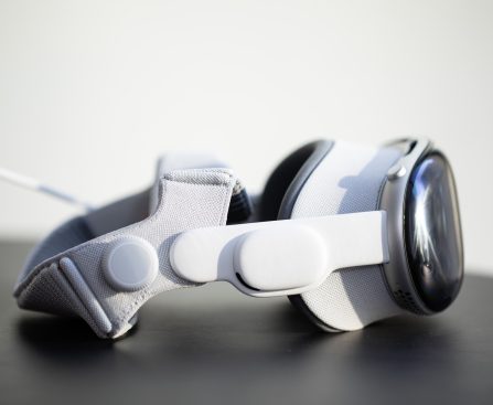 After Developing the Vision Pro, This AR Veteran Returns to Phones