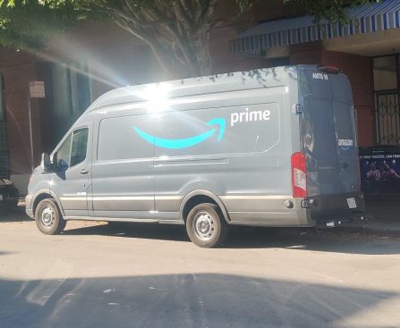 Amazon Implements 'Fuel Surcharge' on Sellers Amid Global Energy Market Turmoil Due to Iran Conflict