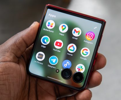 Amazon Presents a 46% Price Reduction on a Leading Flip Phone of Global Reputation