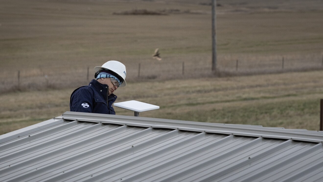 Amazon's Starlink Competitor Leo Gets a New Date