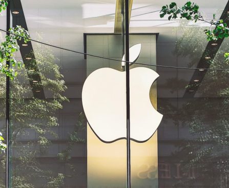 Apple Collaborates with Other Firms in Resistance to Suggested Modifications in Clean Energy Reporting Standards