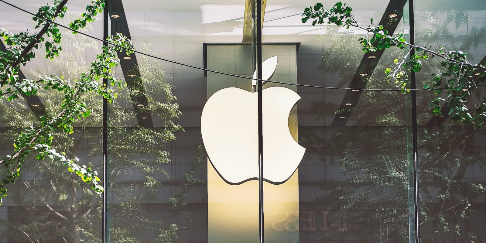 Apple Collaborates with Other Firms in Resistance to Suggested Modifications in Clean Energy Reporting Standards