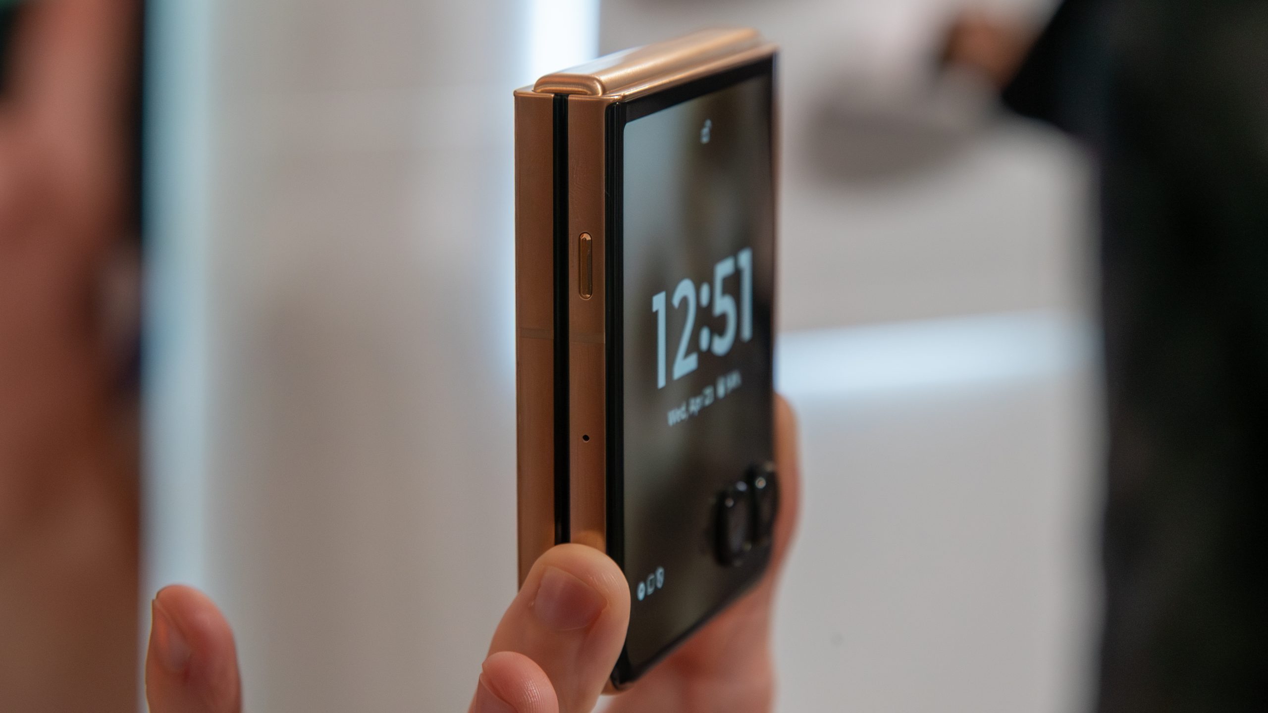 Assessing the Advantages and Disadvantages of Anticipating the Motorola Razr 2026