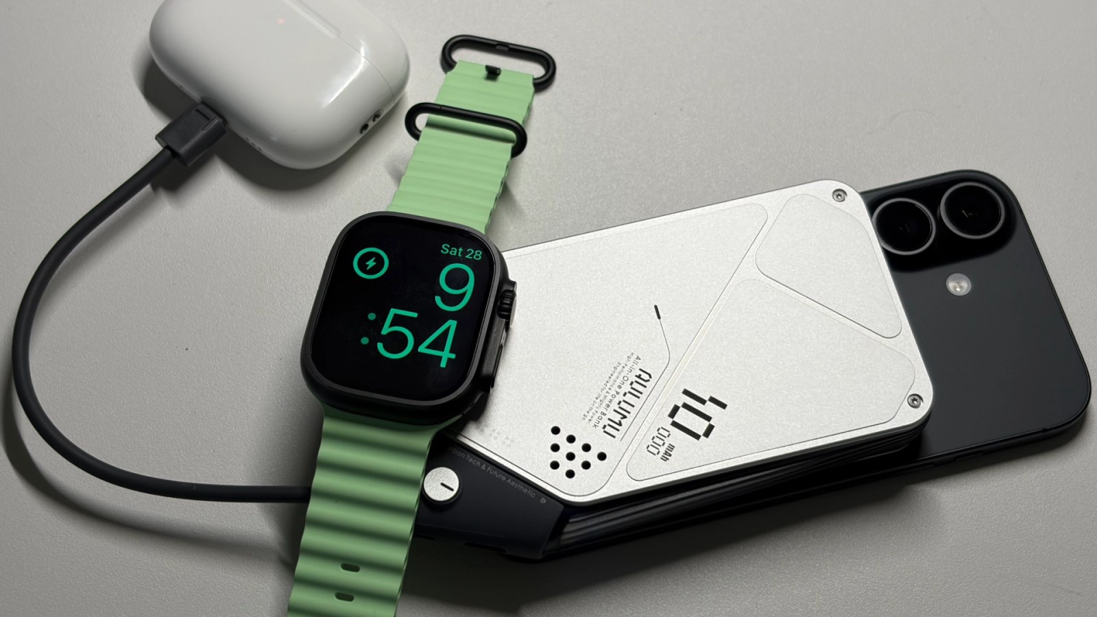 Aulumu M10: Multifunctional 3-in-1 MagSafe Battery Pack for Charging iPhone, Apple Watch, and AirPods