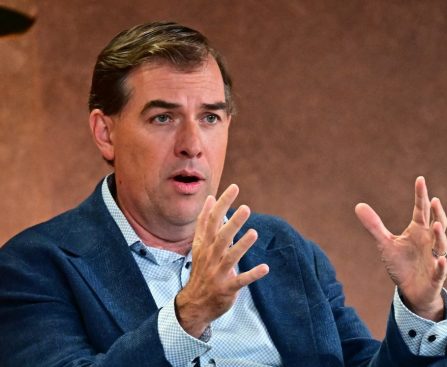 AWS Boss Justifies Billion-Dollar Investments in Both Anthropic and OpenAI as Acceptable Conflict