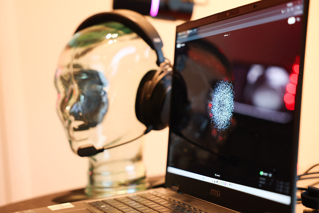 BCI Startup Neurable Aims to License Its “Mind-Reading” Tech for Consumer Wearables